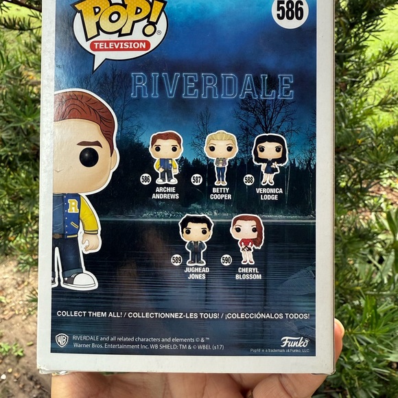 Funko Pop! Television: Hot Topic Exclusive Riverdale Pop! Archie Andrews #586 🆕 - Picture 7 of 7